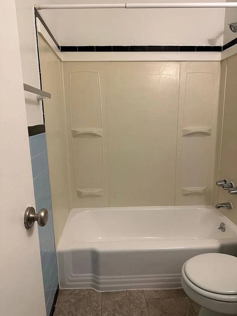2907 Saint Paul Street — Photo 4