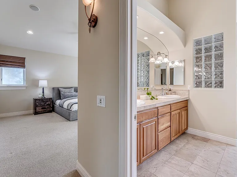 1039 Mountain Air Ct — Photo 28