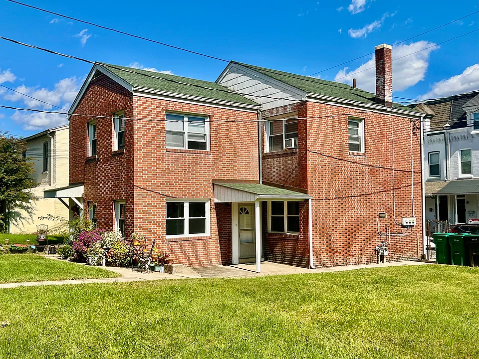 819 Centre Ave