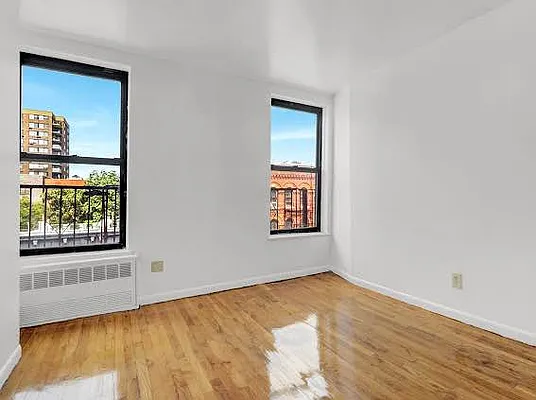 Rented by R New York | media 12