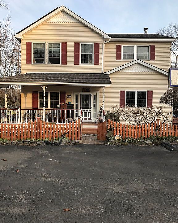 1st image of 239 Hubbard Ave