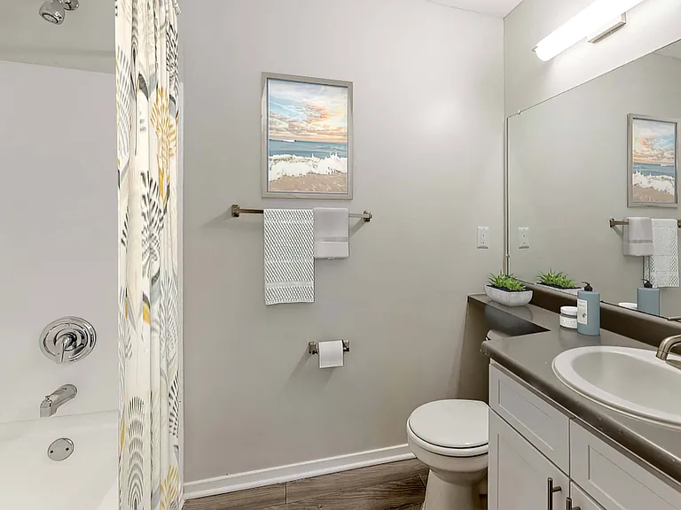 Southaven Pointe Apartments — Photo 13