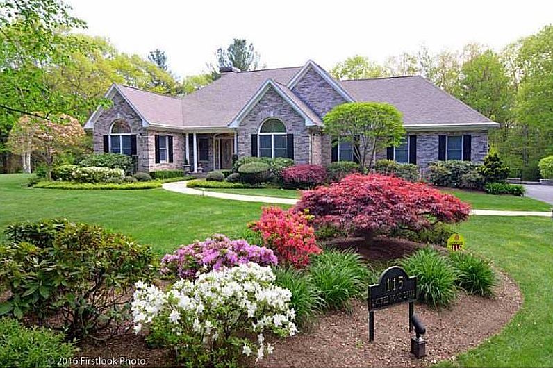 1st image of 115 Laurel Wood