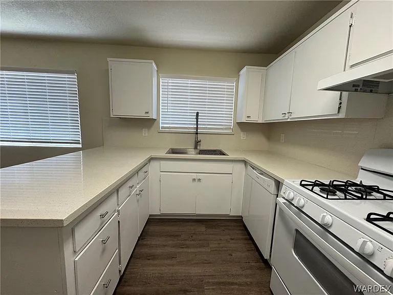 2460 Lakeside Dr #2 — Photo 5