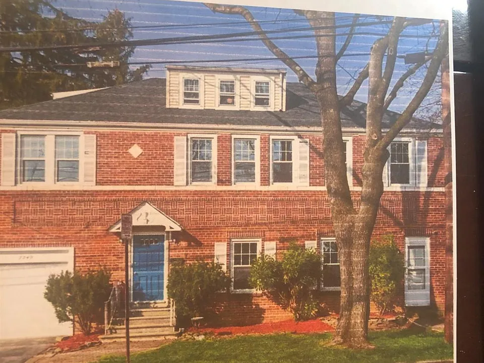 2249 Evergreen Ave