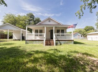 210 W Grange St #B, Weimar, TX 78962