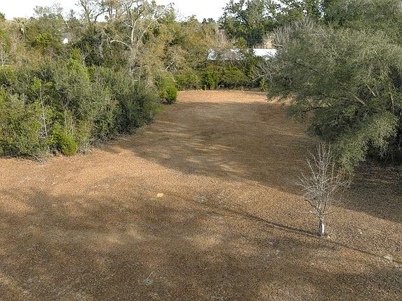 3rd image of 18799 NE Roy Golden Rd