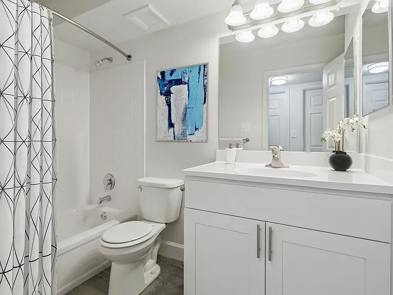 Hallfield Apartments — Photo 13