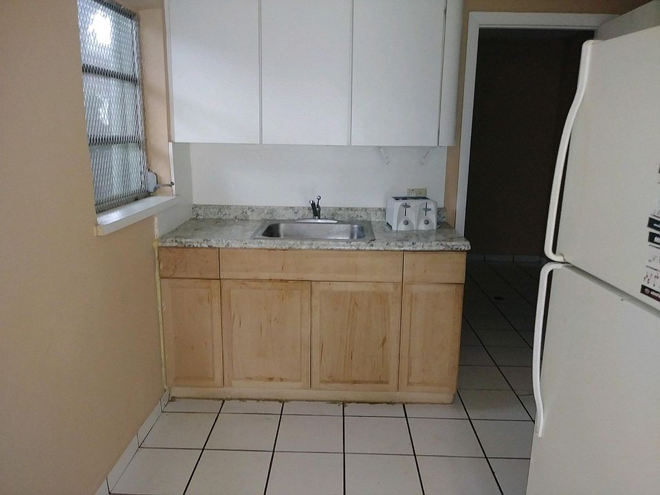2nd image of 1720 NE 149th St APT 7
