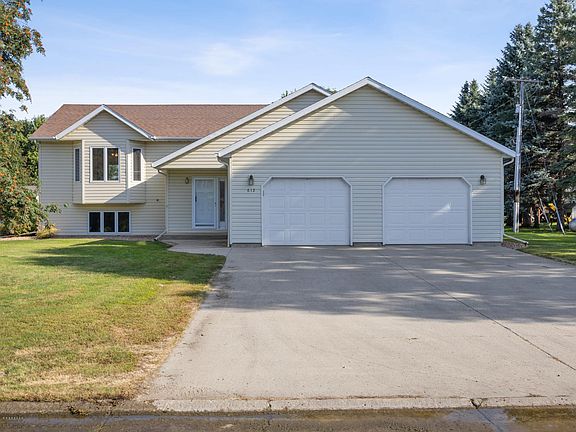 2nd image of 612 Fairway Dr