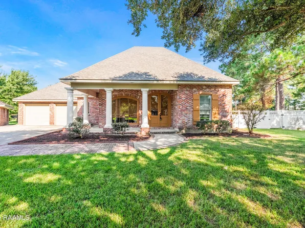 135 Wills Dr, Lafayette, LA 70506