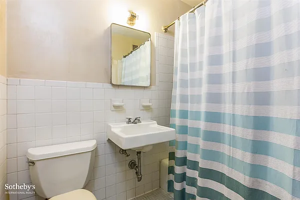 Sold by Sotheby's International Realty | media 14