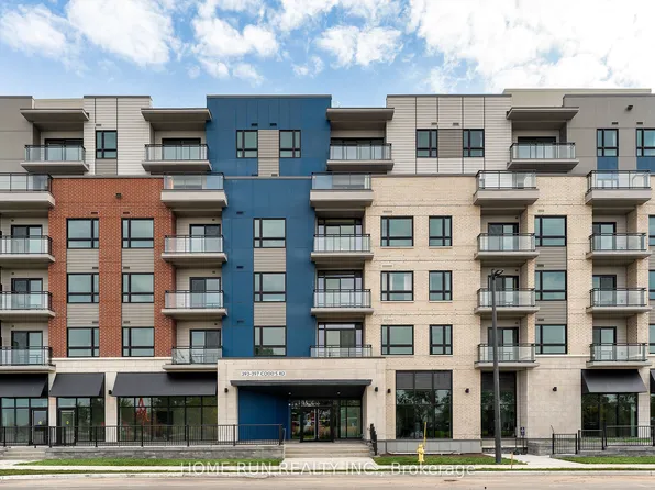 397 Codds Rd #302, Ottawa, ON K1K 3X3