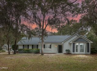 2 Beau Ct, Beaufort, SC 29907