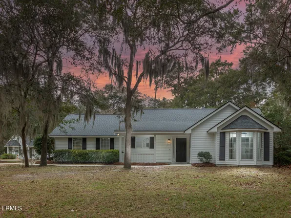 2 Beau Ct, Beaufort, SC 29907