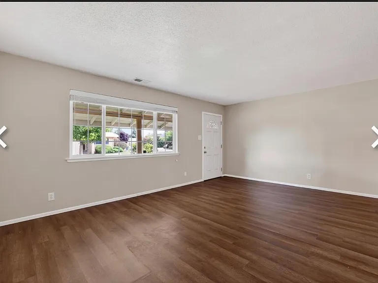 1403 Topaz Way #1 — Photo 11