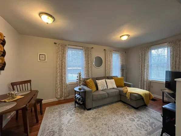 72 College St #10, Clinton, NY 13323