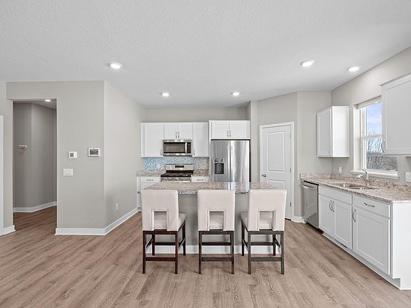 4th image of 1076 Shoreview Dr