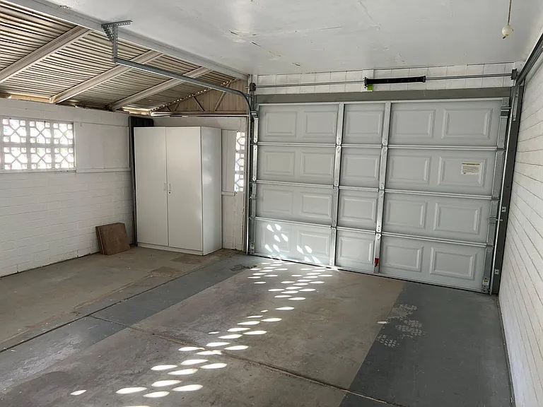 10946 W Canterbury Dr — Photo 32