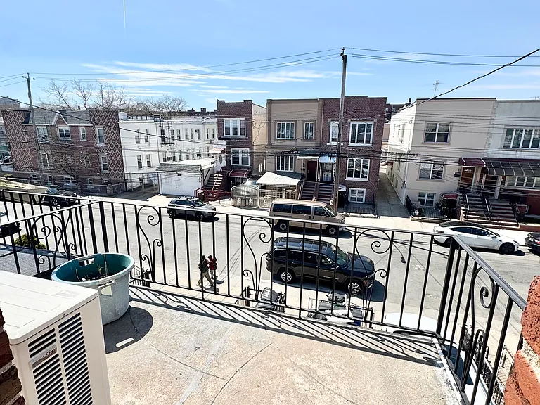 2465 E 1st St #3Y — Photo 12