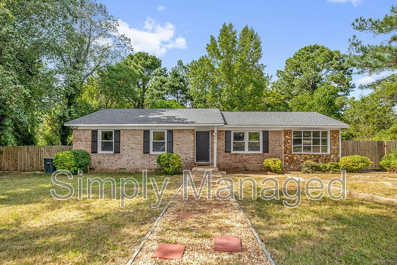 3 bed, 2.0 bath, 1400 sqft, $1,650 — Photo 1