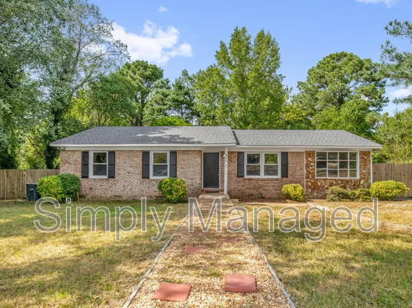 808 Darlington Dr, Fayetteville, NC 28311