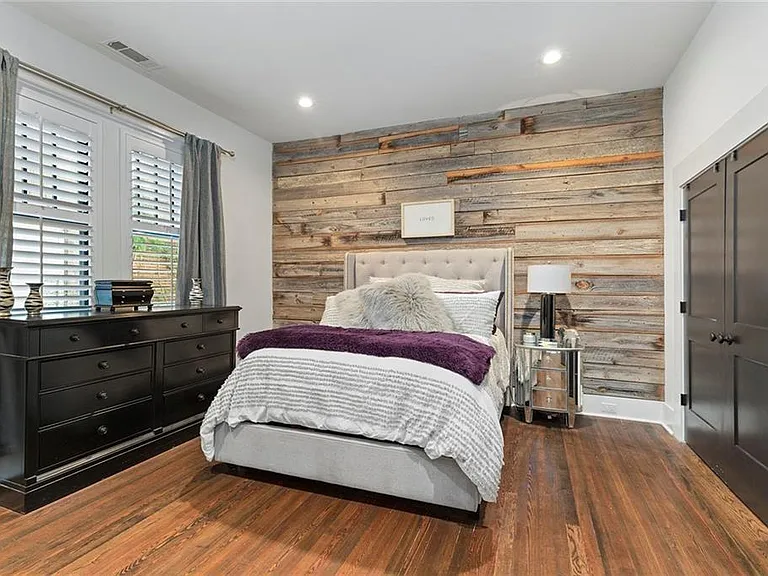 563 Parkway Dr NE — Photo 13