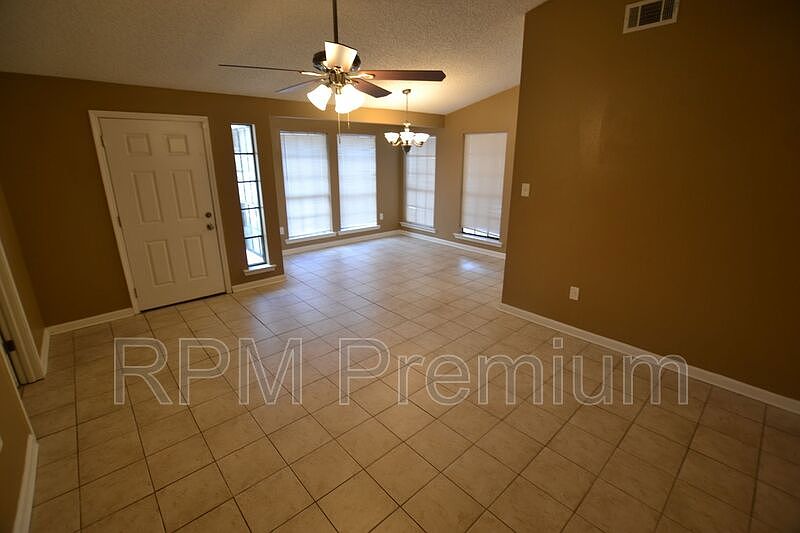 1st image of 1143 Willow Creek Dr