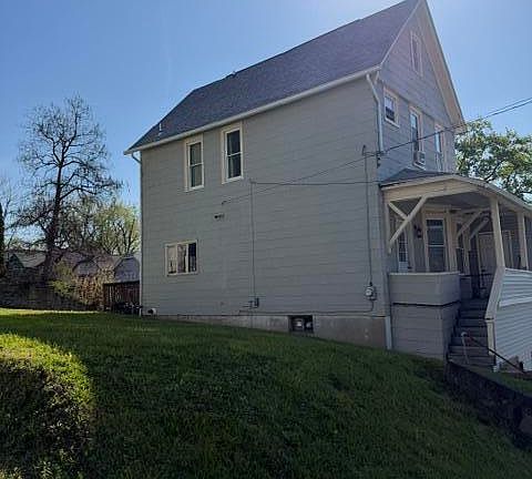 2nd image of 1327 Vine St