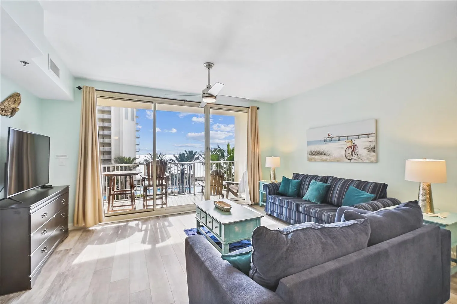 1 bed, 2.0 bath, 904 sqft, $3,368 — Photo 1