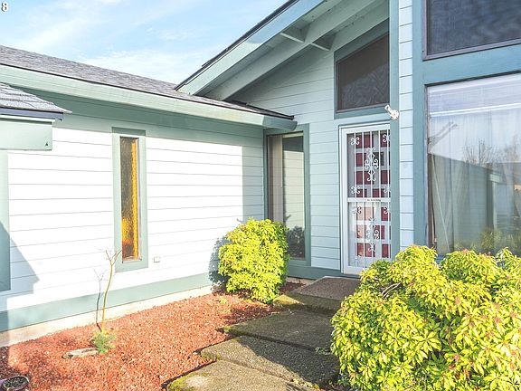 4th image of 13203 NE 6th Ct