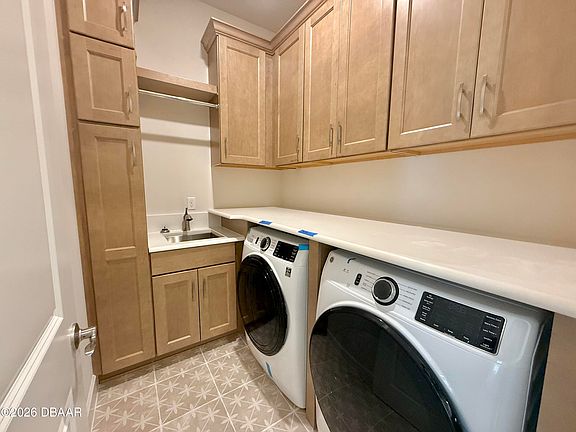 5th image of 317 Mosaic Blvd