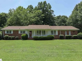 208 Navaho Dr, Spartanburg, SC 29301