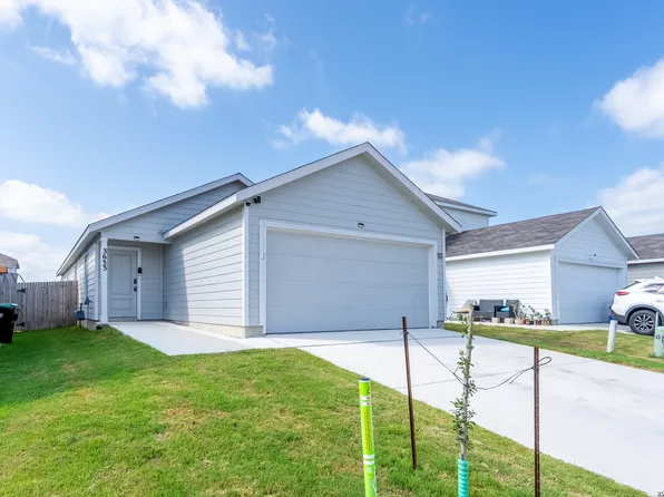 3633 Wentz Hill Dr, Marion, TX 78124