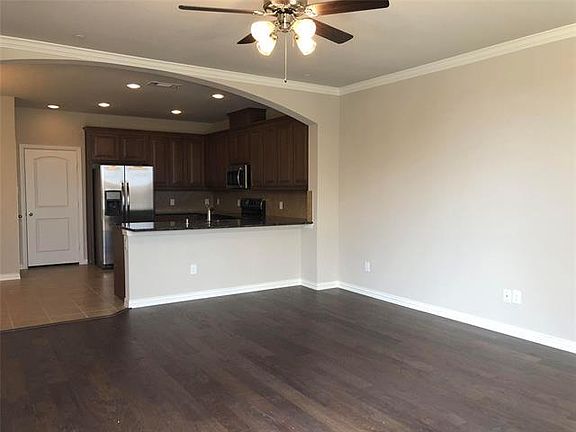 2nd image of 2552 Sarah Ln
