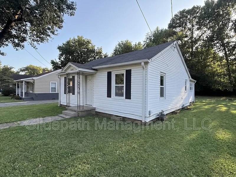 3 bed, 2.0 bath, 1256 sqft, $1,395 — Photo 2