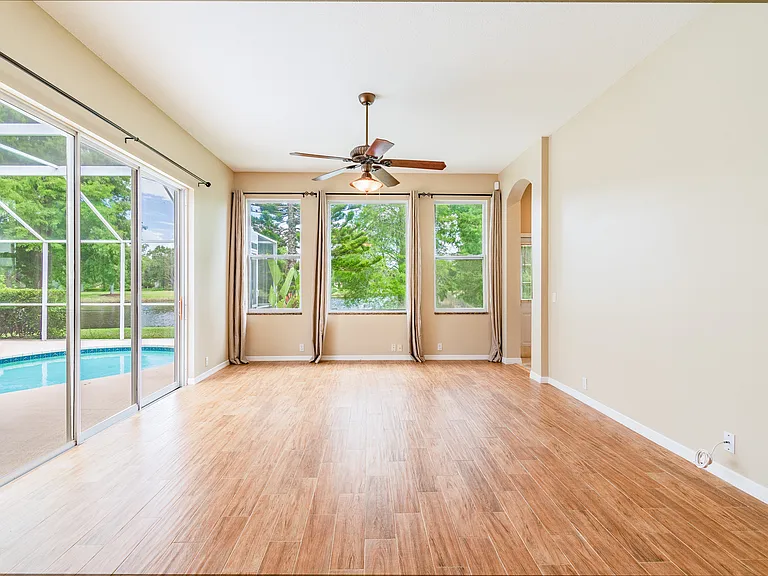 10506 Chelmsford Way — Photo 18