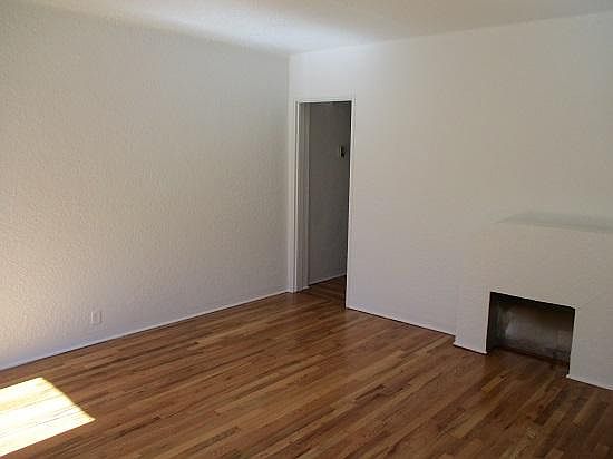 5th image of 504 W Market St