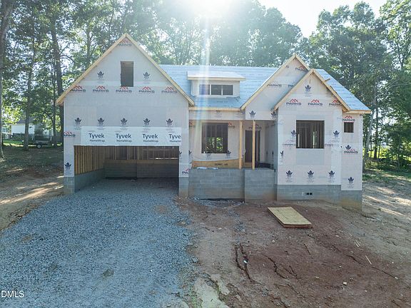 4th image of 1039 Heather Ln