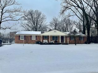 19080 Lacrosse Ave, Lathrup Village, MI 48076