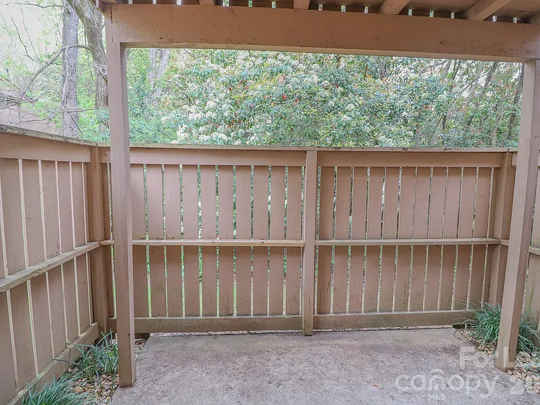 1645 Cedarview Ct — Photo 16