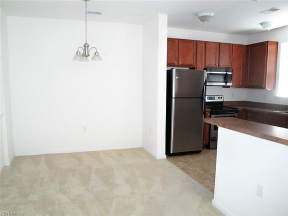 5th image of 5317 Warminster Dr #206