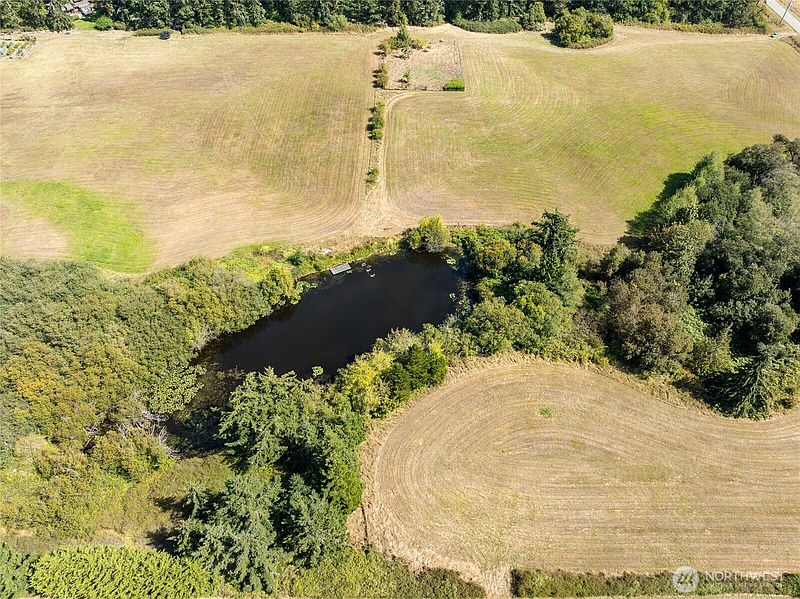 4th image of 5774 Center Road