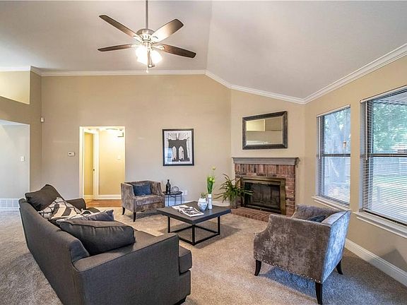 4th image of 4748 Hollow Tree Dr