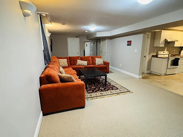 532 Woodward Ave #BASEMENT — Photo 6