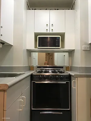 Rented by Corcoran | media 23