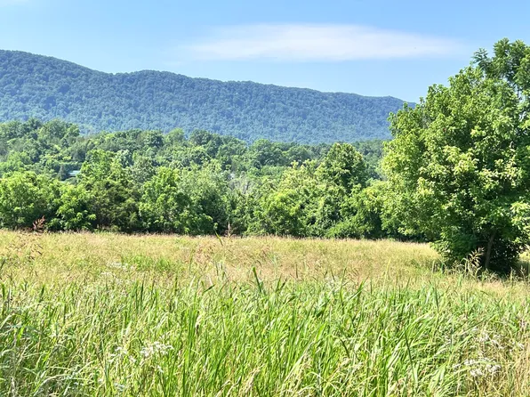 2618 Rackum Rd, Thorn Hill, TN 37881