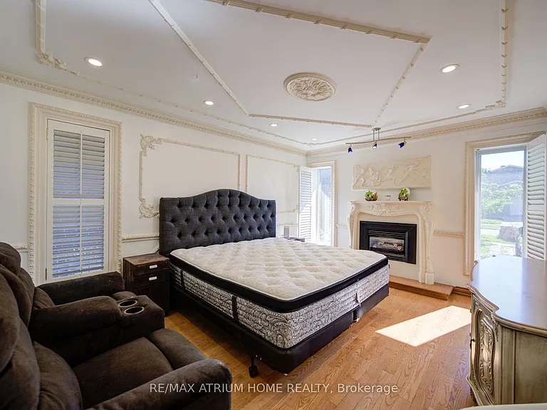 8 Patrick Blvd — Photo 16