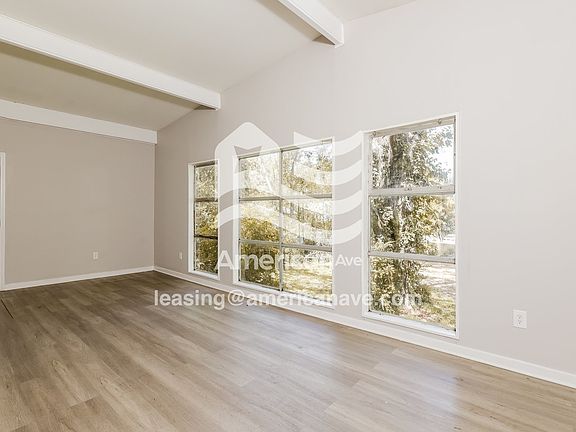 789583_003_living_room_13995845.jpg