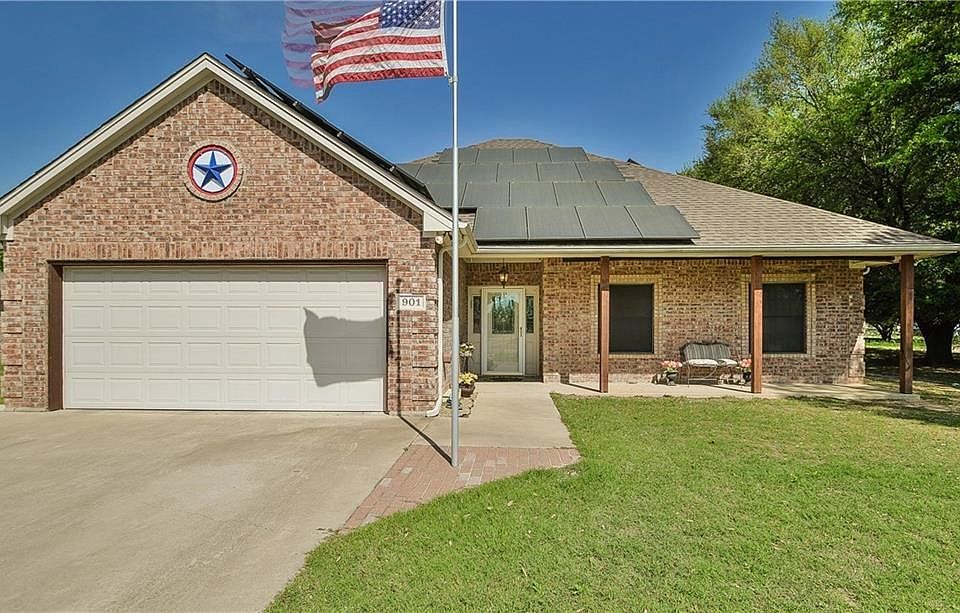 1st image of 901 Janis St